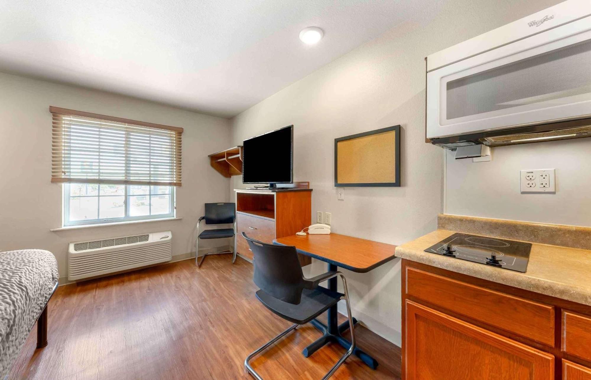 Extended Stay America Select Suites - Oklahoma City - West Экстерьер фото